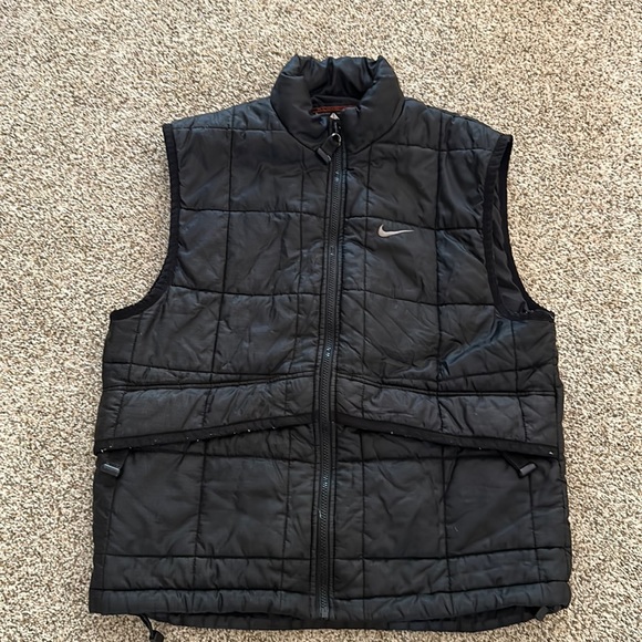 Nike ACG puffy vest - Picture 1 of 7